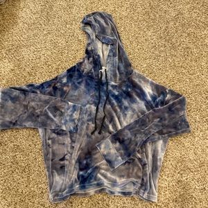 Juniors/Missed Hoodie, size Large, tie-dyed style, different shades of blues.